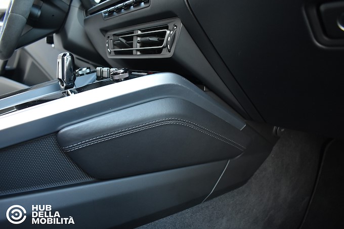 PORSCHE 911 Carrera 4S